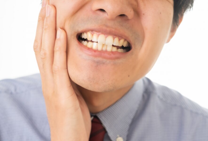 口の中が痛いのは口内炎？原因となる疾患と治療法について解説