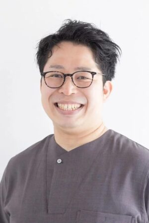 中上 佳寿彦（うえほんまちかづ歯科口腔外科）