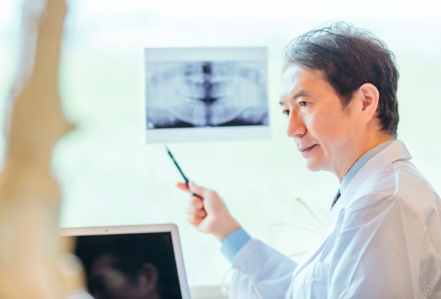 口腔がんにかかった後の生存率はどのくらい？ステージ別の生存率や適切な治療を受けるためのポイントを解説