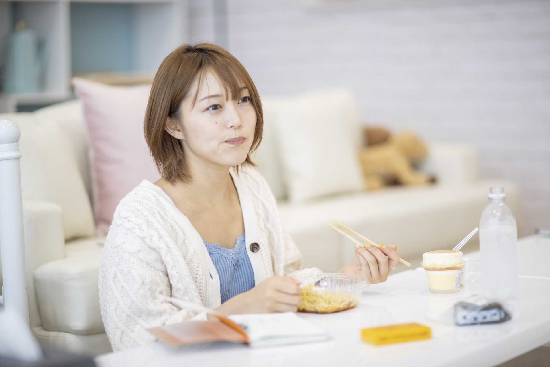 顎が綺麗な女性