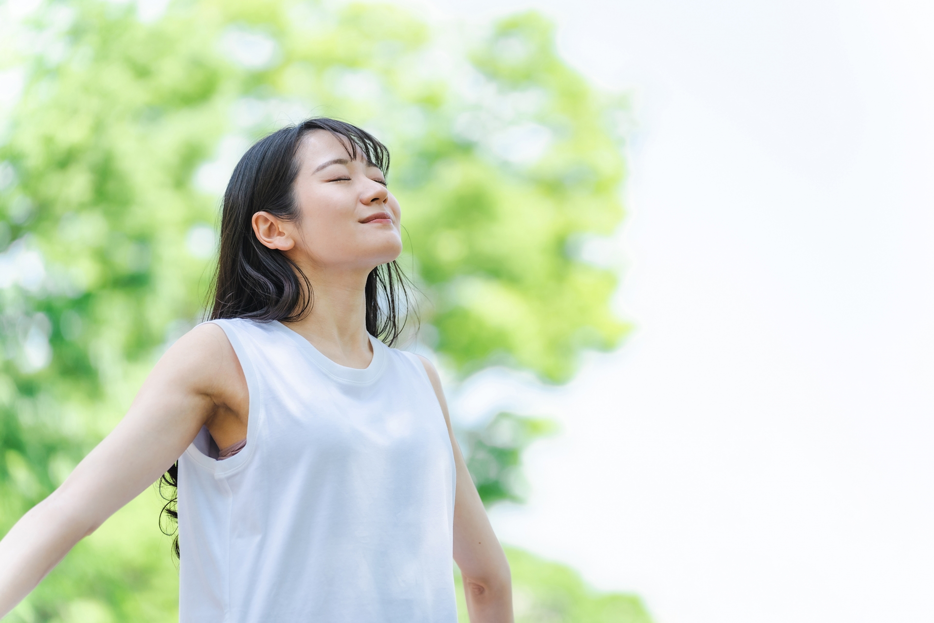 リラックスする女性