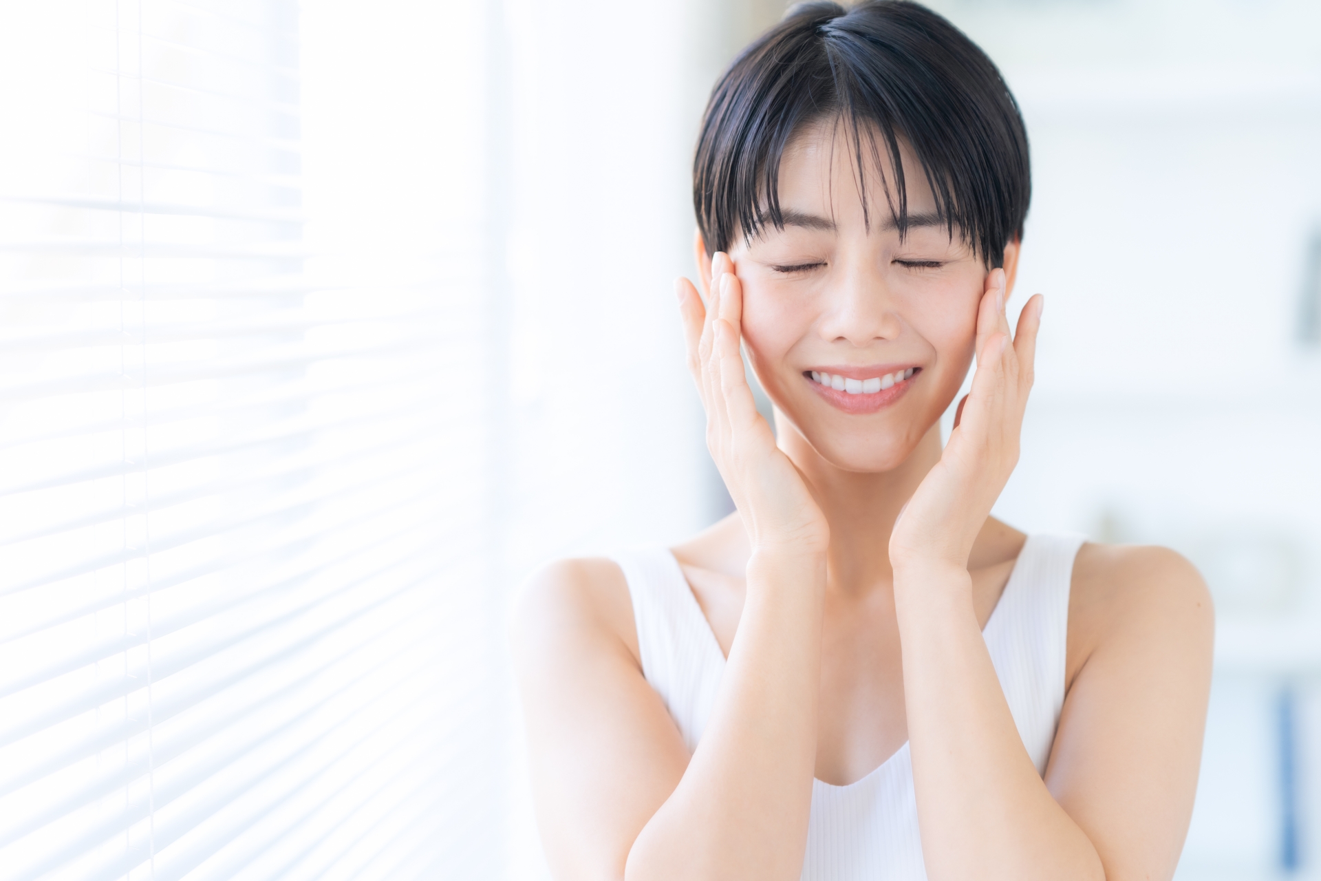 ショートヘアの女性